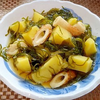 じゃがいもと切り昆布竹輪の煮物